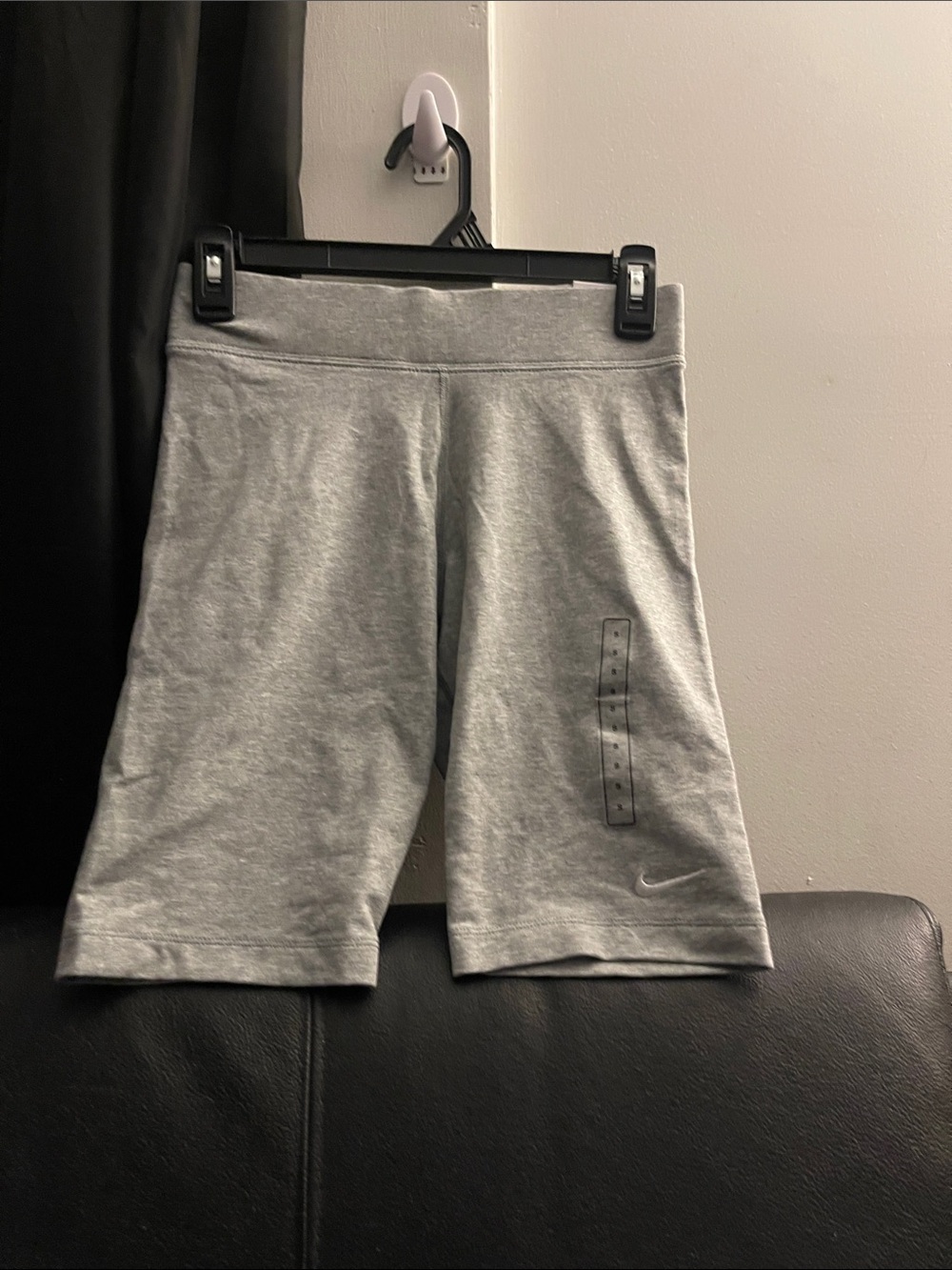 Nike Tight fit Mid rise Short length Women's Heather Gray Biker Shorts Size S